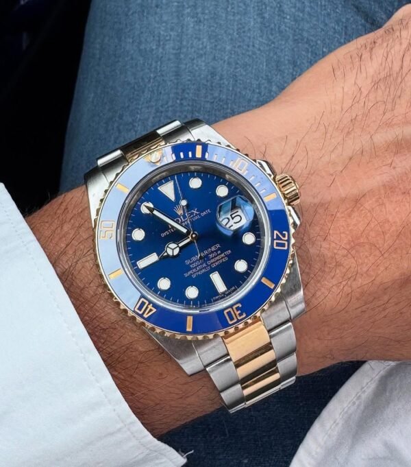 Rolex Submariner meticulously designed watch with Silve-Gold bracelet now available